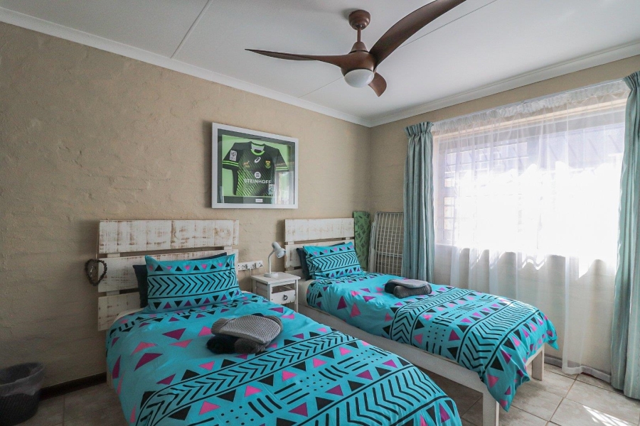 4 Bedroom Property for Sale in De Kelders Western Cape